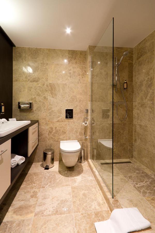 Hotel Mousson Michalovce Bagian luar foto