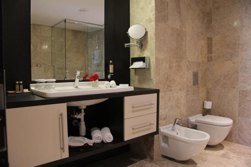 Hotel Mousson Michalovce Bagian luar foto